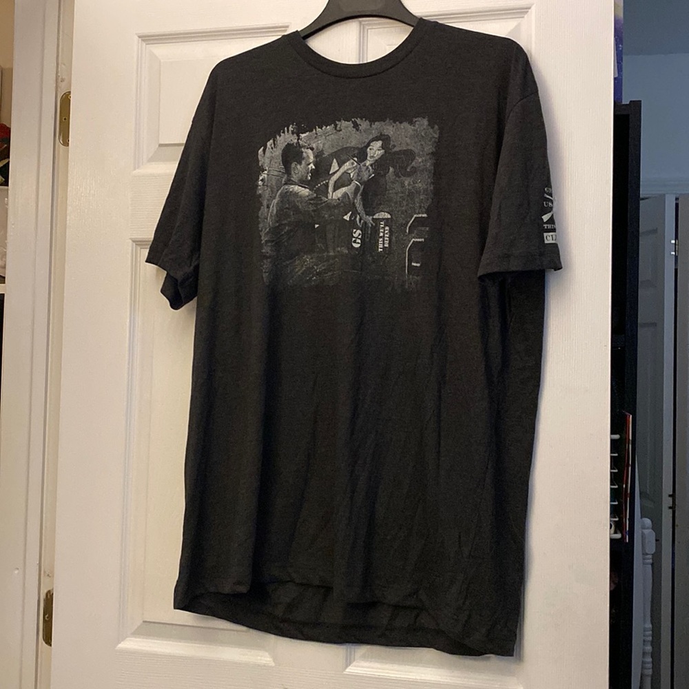 Grunt style men’s printed t shirt in dark gray. Never worn. Size XXL.